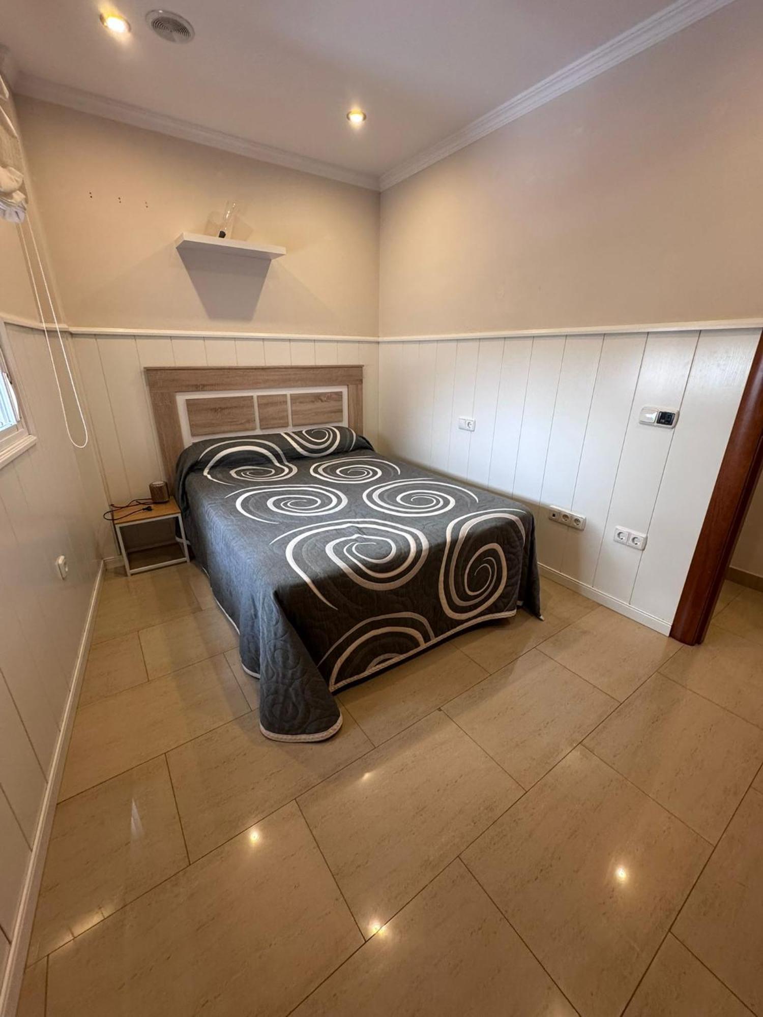 Penuelas Apartment Lucena Ngoại thất bức ảnh